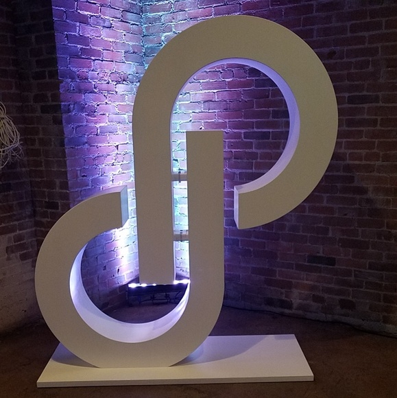 Boutique Owner - Picture 2 of 2